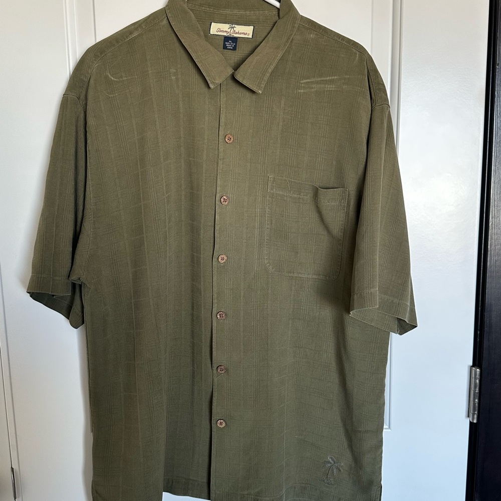 Tommy Bahamas Sage Green 100% Silk Hawaiian Shirt- Men XL- Embroidered Palm Tree